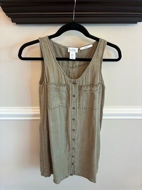 Nicole Miller Linen Top in Olive Tan